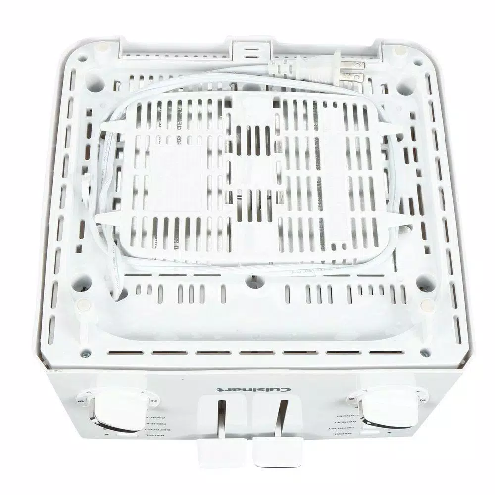 Toasters Cuisinart Compact 4-Slice White Wide Slot Toaster With Crumb Tray 3 Toasters Cuisinart Compact 4-Slice White Wide Slot Toaster With Crumb Tray - Image 3