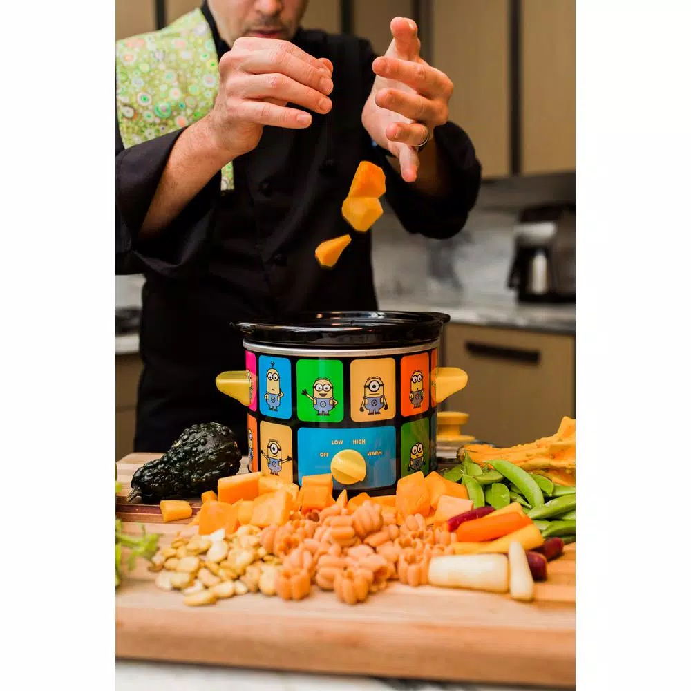 Cookers Uncanny Brands Minions 2 Qt. Slow Cooker Yellow 6 Cookers Uncanny Brands Minions 2 Qt. Slow Cooker Yellow - Image 6